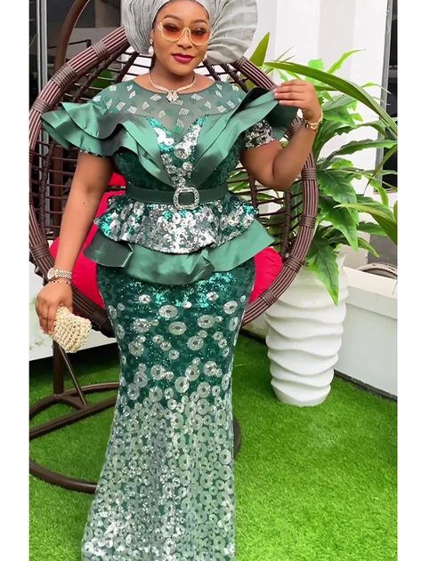 Lace Blouse Styles, Nigerian Wedding Dresses Traditional, Ankara Maxi Dress, Ankara Dress Designs, African Party Dresses, Nigerian Lace Styles Dress, Long African Dresses, Fashion Traditional, Contrast Dress