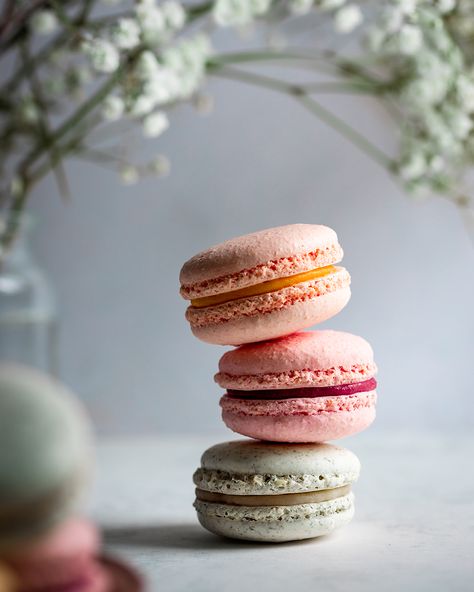 Finally, I got an opportunity to shoot macaroons. I always wanted to do so!   For this composition I piled them up in a tower so these tiny guys don't disappear in the image. This is what you can do often with little food to make it look little bigger.  Shot with @CanonNederland EOS R & @sigmaphoto 105mm lens. ISO160   F/5.6   1/15s