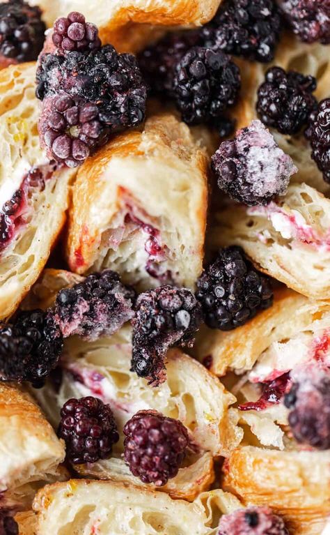 Blackberry Croissant French Toast Bake - Fresh Flavorful French Toast Croissant Bake, Blackberry Croissant, Blackberry French Toast, Croissant French Toast Bake, Easy Make Ahead Breakfast, Blackberry Compote, Croissant French Toast, Stuffed French Toast Cream Cheese, Cream Cheese Crescent Rolls