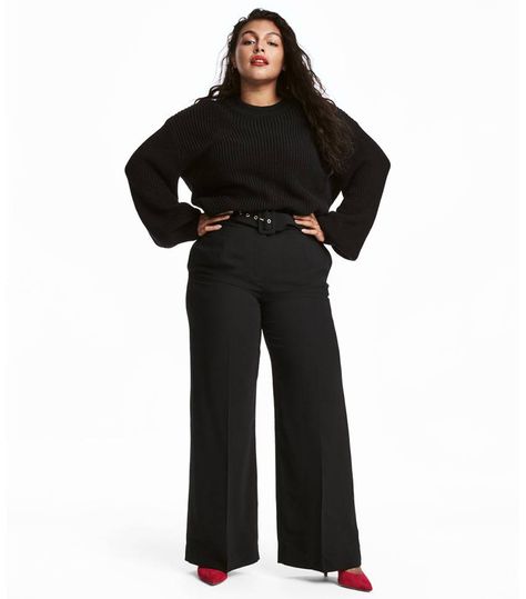 The Coolest Plus-Size Party Outfits | Who What Wear UK Trousers Outfit Plus Size, Plus Size Trousers Outfit, Black Trousers Outfit, Wide Leg Trousers Outfit, Plus Size Trousers, Italian Chic, Italian Fashion Street, Trousers Outfit, Outfit Plus Size