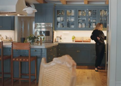 Inside Adele's £7M LA mansion with 'very English' garden and framed CHEWING GUM as private star offers glimpse at home Adele House, Celebrity Kitchens, Restaurant Kitchen Design, English Cottage Decor, Green Kitchen Cabinets, House Aesthetic, Cottage Interiors, Holiday House, Blue Kitchens