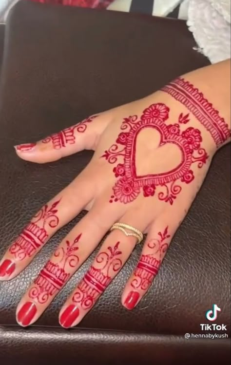 Valentines Henna Designs, Valentines Day Henna Designs, Red Henna Tattoo, Cute Henna Designs, Cute Henna Tattoos, Henna Style Tattoos, Jagua Henna, Henna Inspo, Red Henna