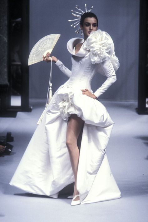 Madame Mori, Haute Couture's Real Madame Butterfly Hanae Mori, Madame Butterfly, Butterfly Fashion, 90s Runway Fashion, Runway Fashion Couture, Vogue Dress, Model Streetstyle, Couture Mode, Fantasy Fashion