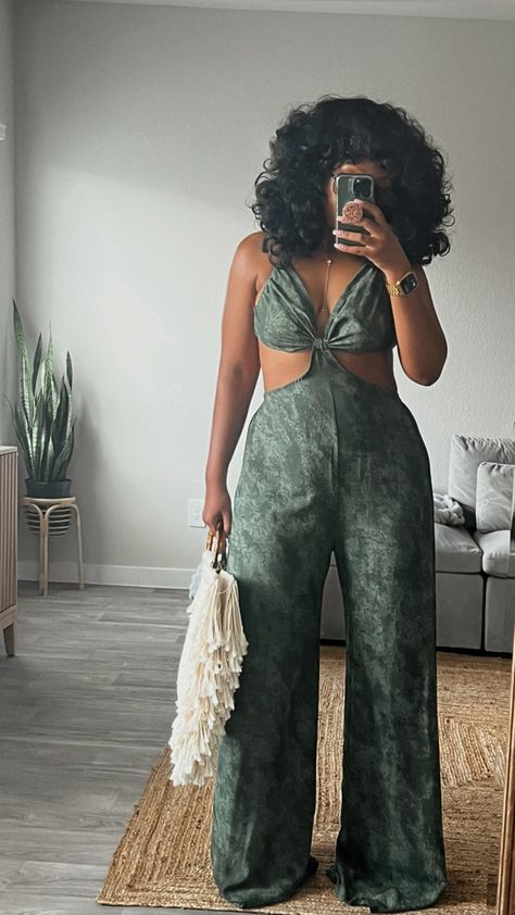 Earth Tone Brunch Outfit, Boho Chic Black Women Outfit, Neo Soul Concert Outfit, Boho Curvy Style, Bohemian Black Women Outfits, Boho Outfits Black Women, Boho Baddie, Earthy Outfits, Going Out Outfits