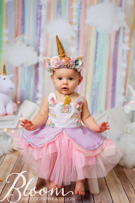 Unicorn Cake Smash, Unicorn Cake, Bday Ideas, Cake Smash, Birthday Theme, Harajuku, Flower Girl, Flower Girl Dresses, Girls Dresses