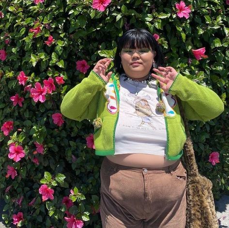 Outfits Gorditas, Chubby Fashion, Look Plus Size, Earthy Outfits, Tiktok Style, Green Cardigan, Plus Size Beauty, Curvy Girl Outfits, Curvy Outfits