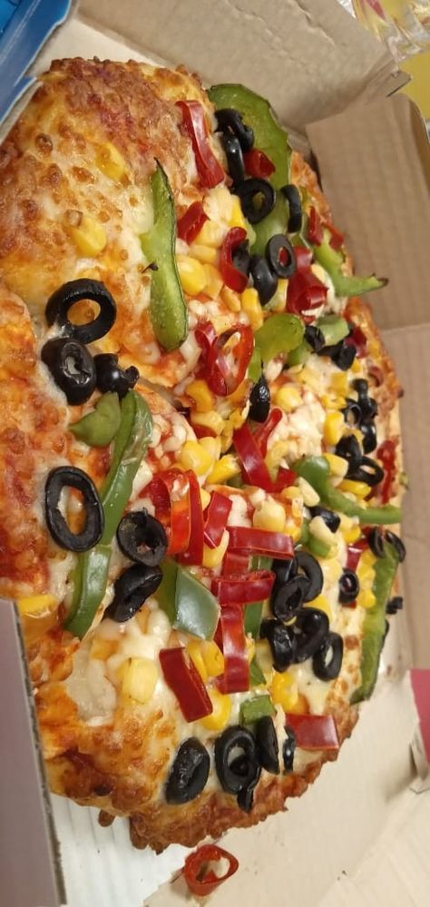 #pizza #cheese #dominos #veggieparadise #cheeseburst #foodie Ludo Snapchat Story, Dominos Pizza Snapchat Story India, Dominos Pizza Snap, Pics Of Pizza, Healthy Simple Dinner Recipes, Pizza Dough Recipe No Yeast, Simple Crock Pot Chicken, Dough Recipe No Yeast, Healthy Chicken Crockpot