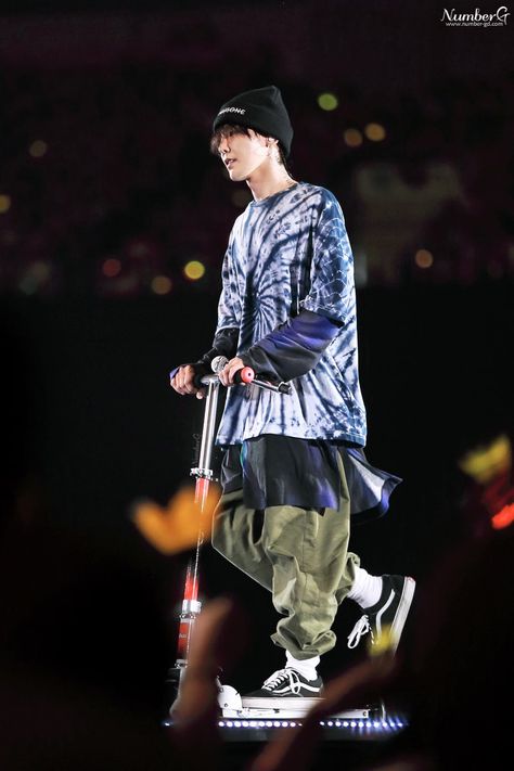 G-Dragon / GD / BIG BANG / Last dance concert Bigbang Concert, G Dragon Fashion, Ootd Korean, Vintage Street Fashion, Boyish Style, Bigbang G Dragon, Gd Bigbang, Techwear Fashion, Kwon Jiyong