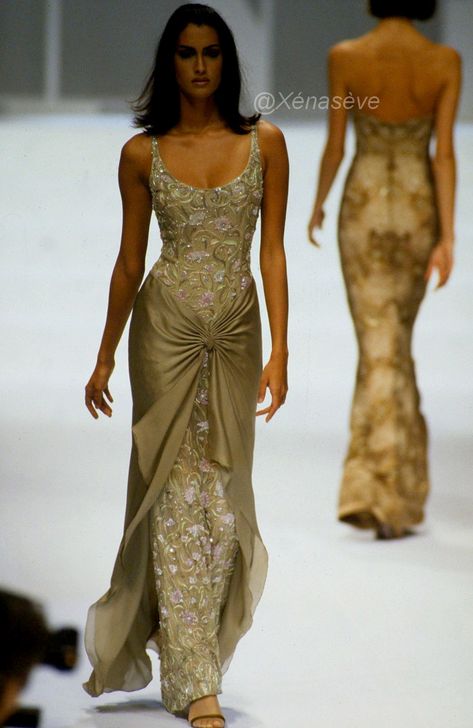 Spring/Summer 1996 Valentino Runway Dresses, 1996 Runway, Vintage Runway Fashion, Vintage Haute Couture, Valentino Runway, Decades Of Fashion, Vintage Runway, 2000 Fashion, 80s And 90s Fashion