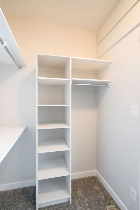 L Shaped Closet Organization, Small Square Closet Ideas, Wire Closet Organizers, Small Closet Design, Organizing Walk In Closet, Deep Closet, Small Closet Space, Closet Design Layout, Closet Renovation