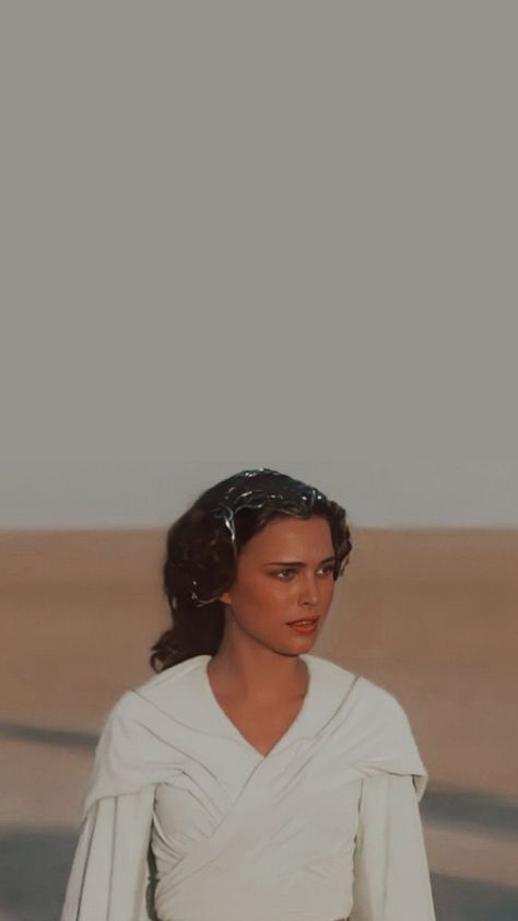 Aesthetic Padme Amidala, Padme Amidala Lockscreen, Padme Wallpaper Iphone, Padme Profile Picture, Star Wars Wallpaper Padme, Padme Wallpaper Aesthetic, Padme Amidala Poster, Natalie Portman Wallpaper Iphone, Padme Lockscreen