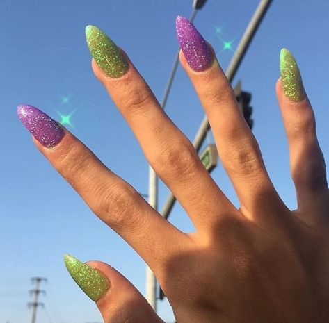 aesthetic nails 💚💜 purple and green Aesthetic Green Nails, Purple And Green Nails, Nails With Green, Light Purple Nails, Disney Acrylic Nails, Holloween Nails, Halloween 23, Mens Nails, Hippie Nails