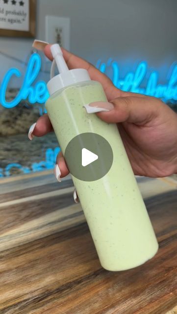 Cooking with Amber on Instagram: "Green Sauce 🤩 RECIPE 👇🏽

1C Sour Cream
3/4C Mayo 
1 Bunch Cilantro 
Juice of 1 Lime 
1 Whole Jalapeño (deseed for a less spicy sauce)
3TBS Water (more to your consistency preference)

Blend everything together until smooth. & enjoy 😉 
Perfect on at home chipotle bowls, tacos, burritos, chicken, steak and the list continues. You’ll be addicted 😋

#reels #greensauce #jalepeno #sourcream #chipotlebowl #mealprep #easydinnerideas #weeknightmeals" Fajitas Sauce Recipe, At Home Chipotle, Burritos Chicken, Chipotle Bowls, Cilantro Juice, Guacamole Sauce, Green Sauce Recipe, Chipotle Bowl, Easy Salsa Recipe