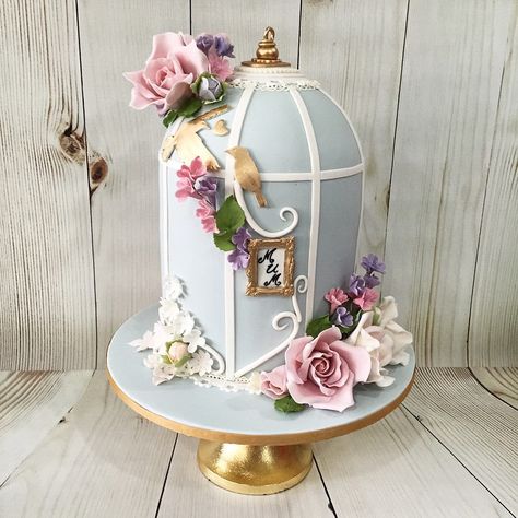 Vintage Bird Cage Cake - For all your cake decorating supplies, please visit… Bird Cage Cake, Bird Cake Toppers, Mini Torte, The Birdcage, Specialty Cake, Bird Cakes, Vintage Bird Cage, Decorating Videos, Crazy Cakes