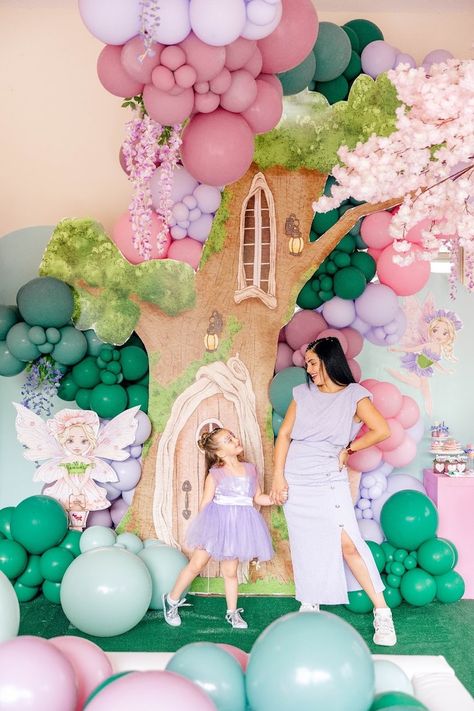 Fairy Garden Theme Birthday, Fairy Garden Balloon Arch, Pink Fairy Birthday Party, Fairy Birthday Party Backdrop, Enchanted Party Ideas, Fairy Garden Balloon Garland, Fairy Birthday Balloon Arch, Meri Meri Fairy Party, Fairy Party Ideas Decorations