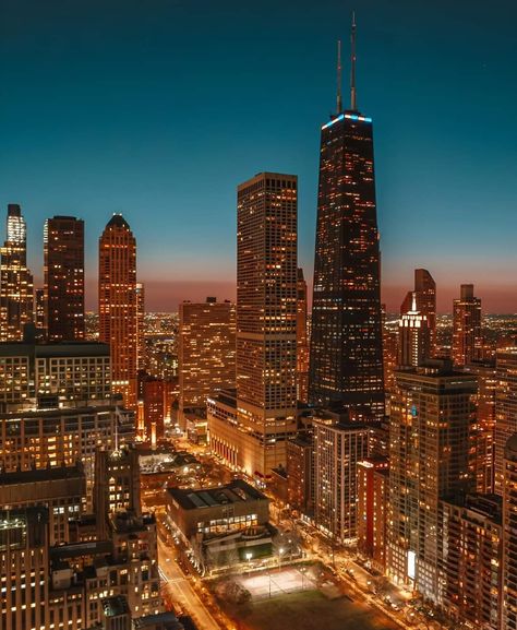 Chicago Illinois Aesthetic, Illinois Aesthetic, Chicago Aesthetic, Moving To Chicago, My Kind Of Town, Kinds Of People, American Dream, Chicago Illinois, Illinois