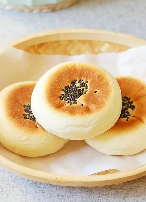 Red bean buns are a type of dessert food from China. They are also called red bean cake or red bean paste cake. Red Bean Bun Recipe, Red Bean Bun, Red Bean Cake, Red Bean Dessert, Bean Cake, Bean Cakes, Korean Desserts, Types Of Desserts, Red Bean Paste