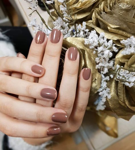 Cappuccino Nails Color, Cappuccino Nails, Latte Nails, Nails Glitter, Nail Envy, Winter 2024, Glitter Nails, Makeup Nails, Cappuccino