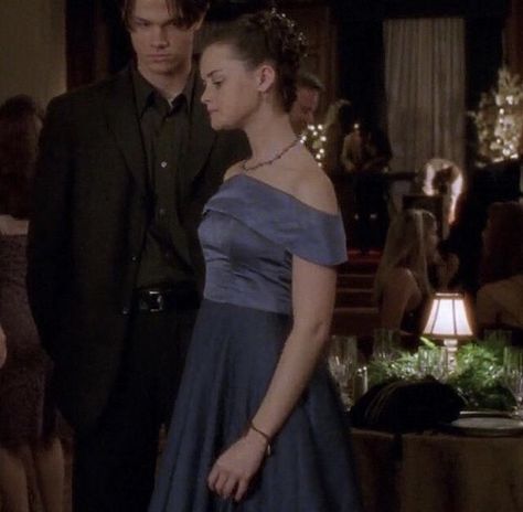 Rory Gilmore Prom Dress, Rory Gilmore Dress, Year 10 Formal Dresses, Year 10 Formal, Prom Dress Ideas, Rory Gilmore, Formal Hairstyles, Birthday Dress, Dream Style