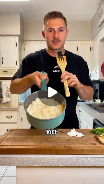 No more plain rice with this recipe ✅ by @hunt4shredz  . Ingredients: 1 whole garlic cloves roasted  1 whole shallot roasted  Salt  Pep... | Instagram Plain Rice, Healthy Rice, Nutrition Guide, Rice Recipe, Spice Mixes, Shallots, Chicken Broth, Soy Sauce, Oregano