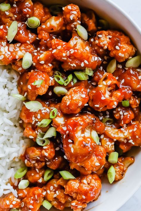 sweet and sour cauliflower Sweet Sour Cauliflower, Vegan Sweet And Sour Sauce, Healthy Sweet And Sour Sauce, Easy Healthy Vegan Dinner, Sweet And Sour Cauliflower, Sweet Sour Sauce, Healthy Vegan Dinner, 30 Minute Dinners, Easy Cauliflower