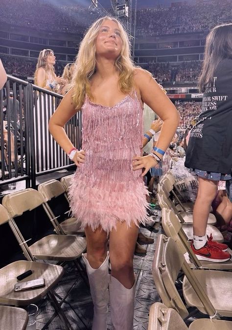 Summer Formal Dress, Concert Taylor Swift, Taylor Outfits, Lover Dress, Summer Formal Dresses, Taylor Swift Tour Outfits, Summer Formal, Pink Homecoming, Swift Tour