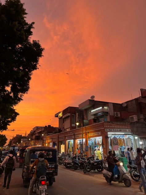 Indian Sky Aesthetic, Indian Aesthetic Places, India Asthetic Pics, Indian City Aesthetic, Selfie Edits, Jaipur Aesthetic, India Pic, Pakistan Aesthetic, Bangalore Days