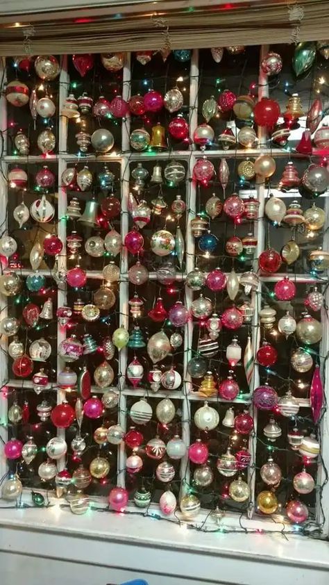 60+ Easy Diy Christmas Decorations on a Budget That You'll Love - HubPages Shiny Bright Christmas Ornaments, Christmas Decorations On A Budget, Easy Diy Christmas Decorations, Decorations On A Budget, Antique Christmas Ornaments, Vintage Christmas Images, Christmas Centerpieces Diy, Easy Christmas Decorations, Diy Christmas Decorations