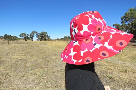 Sew Bucket Hat, Sunhat Pattern, Bucket Hat Pattern, Sewing Hats, Zero Waste Fashion, Craft Stalls, Mini Makeover, Low Waste, Sewing Book