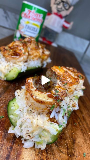 Cucumber Rice Shrimp Boats, Cucumber Sushi Recipes, Cucumber Shrimp Boats, Cucumber Sushi Boat, Cucumber Boats Recipes, Shrimp Cucumber Boats, Cucumber Sushi Boats, Greek Sushi, Tuna Cucumber Boats