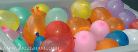 DIY Water Balloon Flip Flops Craft - About a Mom Balloon Flip Flops, Flip Flop Craft, How To Make Balloon, Qualatex Balloons, Diy Events, Troll Party, Diy Balloon Decorations, Big Balloons, Diy Water