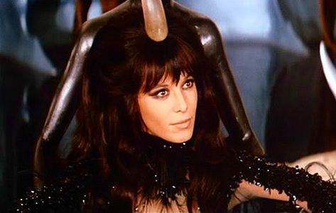 Anita Pallenberg in Barbarella Anita Pallenberg Style, Anita Pallenberg, Sci Fi Girl, She Walks In Beauty, Movie Images, Things To Watch, Keith Richards, Sci Fi Movies, Evil Queen