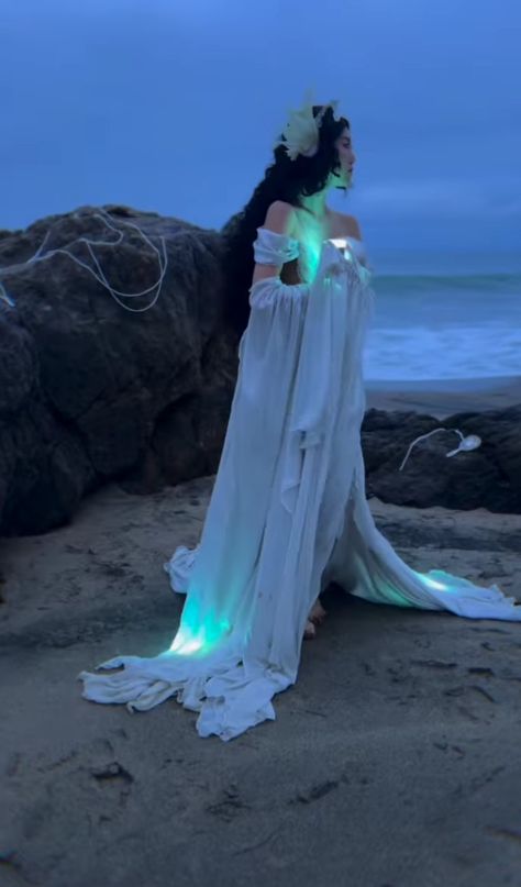 Air Themed Outfit, Water Goddess Outfit, Water Fae Aesthetic, Air Element Costume, Water Element Costume, Ocean Inspired Outfits, Fae Oc, Water Outfit, Water Dress