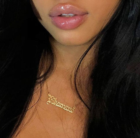 Big Lips Natural, Lips Inspiration, Botox Lips, Maquillage On Fleek, Makeup Clean, Lip Filler, Lip Balm Set, Lip Injections, Perfect Lips