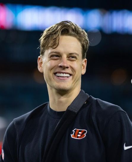 Joe Burrow Blonde, Joe Burrow Icon, Joe Burrow Shirtless, Joe Burrow Aesthetic, Joe Burrow Wallpaper, Joey Burrow, Joe Shiesty, Joe Borrow, Bengals Football