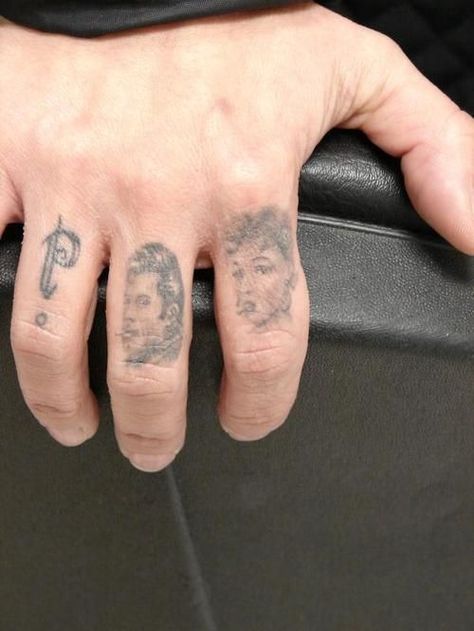 Hand/neck/finger/face tattoos and why I won't do them on you. Healed Finger Tattoos, Finger Tattoos Fade, Lion Tattoo On Finger, Hand Palm Tattoos, Inner Finger Tattoo, Fingers Tattoo, Tattoos Face, Simple Hand Tattoos, Faded Tattoo