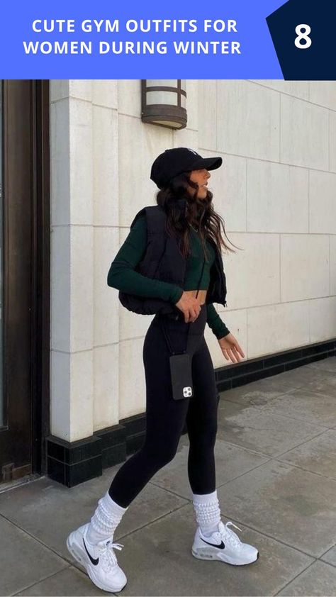 "Groene crop tops en zwarte leggings"
"Gewatteerde winterbodywarmers"
"Sportieve outfits voor koud weer"
"Casual gymkleding dames"
"Fitnessoutfits voor buiten" Cute Gym Outfits For Women, Gym Outfits Winter, Women Gym Outfits, Workout Outfits Winter, Gym Outfits For Women, 2020 Outfits, Cute Outfits With Leggings, Winter Activewear, Winter Workout