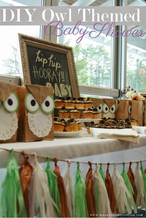 34 Magnolia Street: Owl Themed Baby Shower Teacher Desks, Party Souvenirs, Shower Pictures, Owl Baby Shower Theme, Baby Shower Pictures, Personalized Baby Shower Favors, Owl Party, Classroom Teacher, Owl Baby