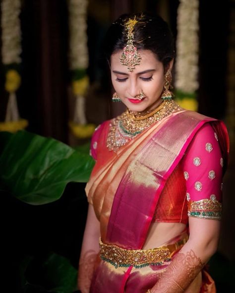 Hyderabad Bridal Inspiration on Instagram: “Bridal shower ❤️ . Photo by @vijayeesam #bridesofhyderabad #bride #bridalinspiration #weddingideas #bridal #weddingphotography…” South Indian Weddings, Bridal Silk Saree, Wedding Saree Indian, South Indian Wedding, Dress Indian Style, Wedding Bridal Jewellery, Blouse Design Models, Bridal Photography, South Indian Bride