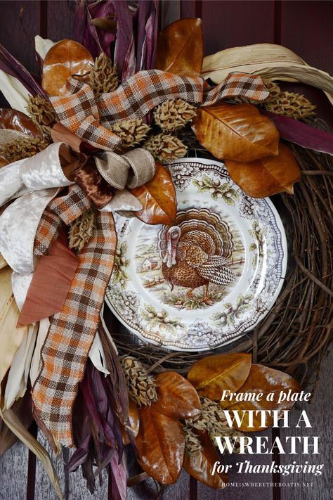 Diy Corn Husk, Plate Wreaths, Thanksgiving Table Settings Diy, Pumpkin Porch, Corn Husk Wreath, Vintage Fall Decor, Corn Husks, Fall Centerpieces, Decorated Wreaths