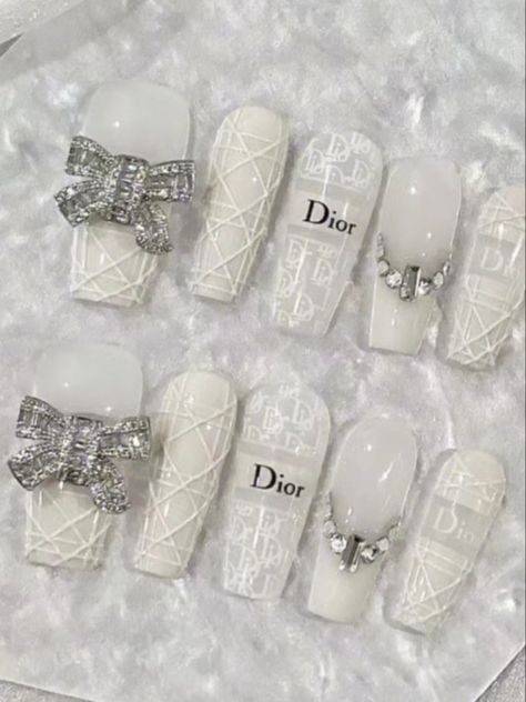 Luxury Brand Nails Design, Dior Nails Design, Nail Dior, Nail Chanel, Chanel Nails Design, Dior Nails, Band Nails, Fake Nails Designs, Chanel Nails