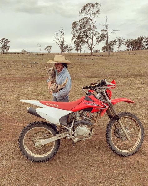 Bike To Work, Australian Farm, Australia House, Australia Country, Future Farms, Farm Lifestyle, Outback Australia, Rodeo Life, Western Life