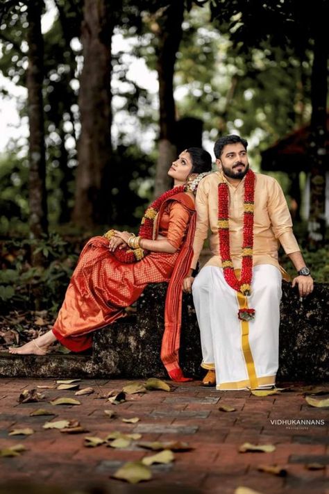 Groom Traditional Poses, Tamil Marriage Photography, Marriage Poses, Traditional Couple, Indian Wedding Poses, Kerala Wedding Photography, Marriage Photography, Wedding Stills, Kerala Wedding