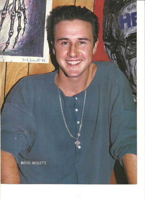 David Arquette 90s, David Arquette Scream, Dewey Riley, Scream Actors, Scream Cast, David Arquette, Trey Parker, Scream Movie, Vintage Pinup