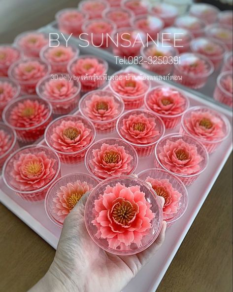 Puding Art, Chinese Dessert Recipe, Gelatin Cake, Jello Mold Recipes, 3d Jelly Cake, Gelatin Art, Flower Jelly, Dessert Cups Recipes, Cube Cake