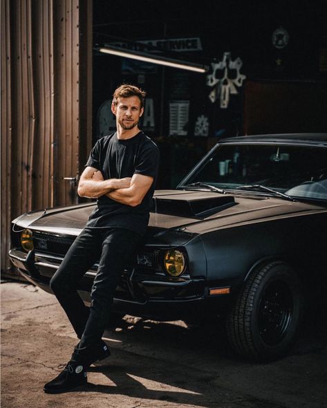 Men Cars Photography, Men Streetstyle, Jenson Button, Car Poses, Free Lightroom Presets Portraits, Portrait Photography Men, Men Photoshoot, Men Photography, Men Suit