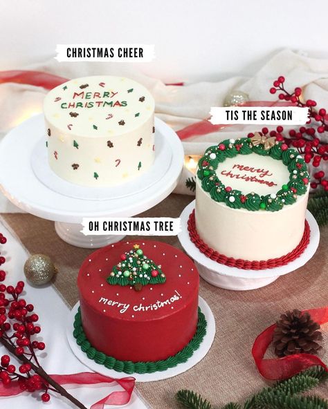 Christmas Cake Decorations Simple, Christmas Cakes Decorated, Christmas Smash Cake 1st Birthdays, Christmas Theme Cake Ideas, Winter Cake Designs, Simple Christmas Cake Designs, Easy Christmas Cake Designs, Christmas Carrot Cake, Christmas Drip Cake