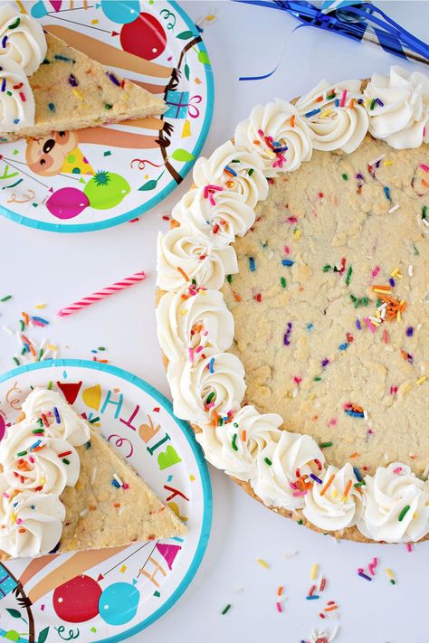 Cookie cake slices on plates. Pizza Cookie Cake, Mini Cookie Cake, Sugar Cookie Cake Recipe, Homemade Vanilla Frosting, Sugar Cookie Cake, Cake With Sprinkles, Raspberry Cheesecake Bars, Sugar Cookie Cakes, Cake Slices