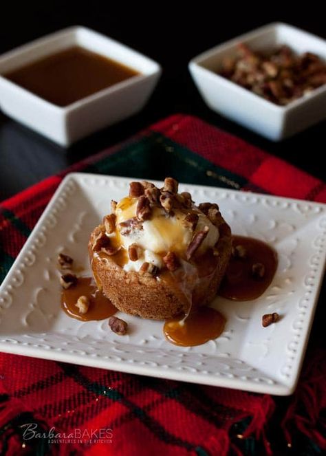 Butter Pecan Ice Cream Sundaes in an Oatmeal Cookie Cup Muffin Tin Desserts, Cannoli Recipes, Boy Birthday Party Ideas, Fabulous Desserts, Butter Pecan Ice Cream, Tin Recipes, Ice Cream Sundaes, Pecan Ice Cream, Wedding Cookie