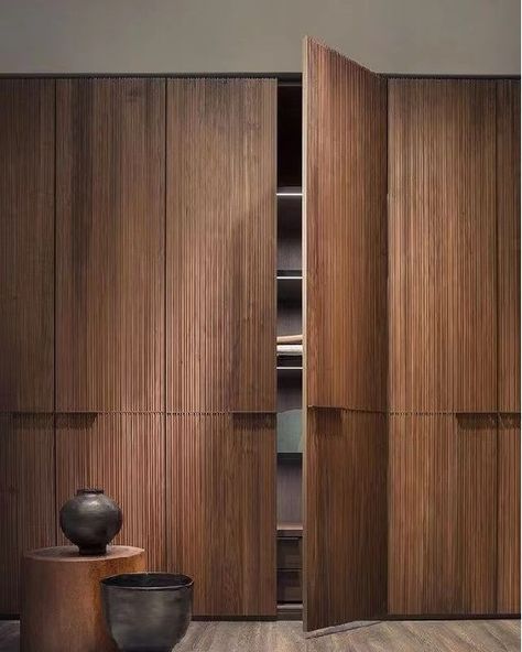 Wood Wardrobe Design, Wardrobe Design Bedroom Sliding, Wardrobe Internal Design, Wardrobe Laminate, Wardrobe Laminate Design, Laminate Design, Wardrobe Organization, Wooden Wardrobe Design, Bedroom Wardrobe Design